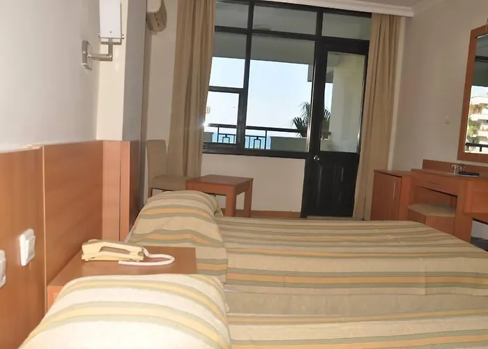 فندق Elysee Rive 4*